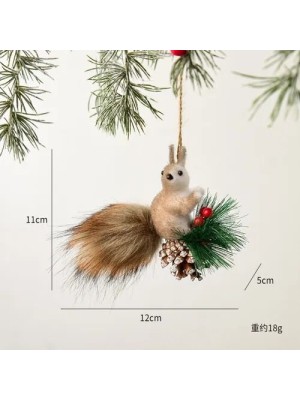 Guirlanda mini de porta 13,5x3,8x10,5cm esquilo natalina decorativa em MDF com pinhas e cordão para porta, parede e arranjos de Natal