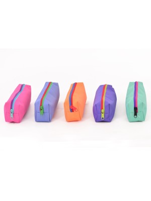 Estojo Color com 1 Zíper – Design Colorido e Moderno em Nylon Resistente, Ideal para Escola, Faculdade e Uso Diário